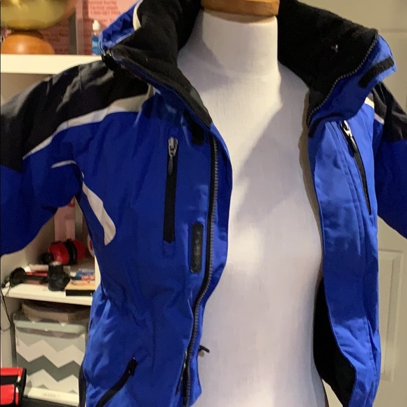 Coats - Picture 6 of 11